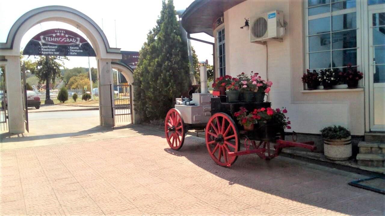 Hotel Tehnograd Кралево Екстер'єр фото